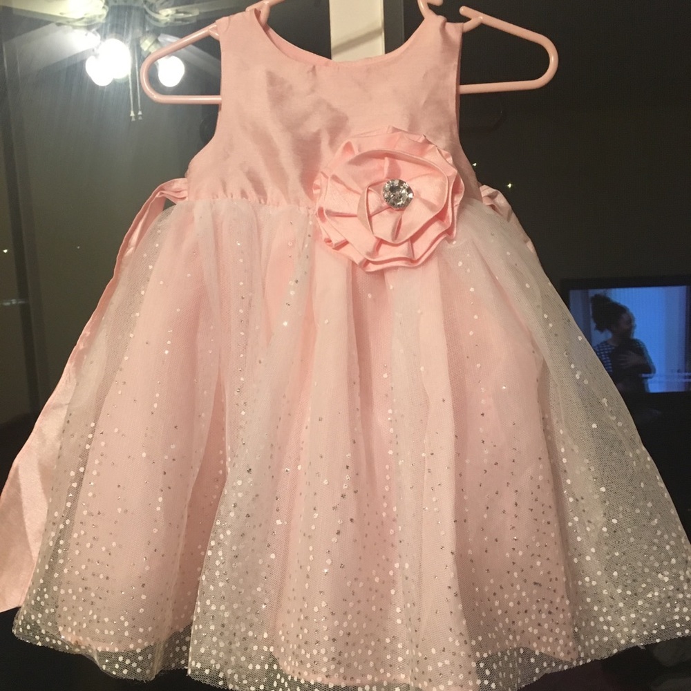 Adorable pink dress 💝💝